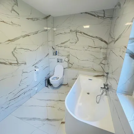 Dom Caloroczny Nad Jeziorem Do 10 Osob Okolo 60km Od Morza * Porost