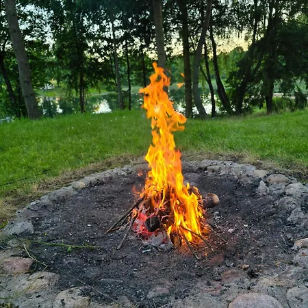 Appartement Dom Caloroczny Nad Jeziorem Do 10 Osob Okolo 60km Od Morza *