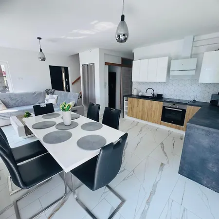 Dom Caloroczny Nad Jeziorem Do 10 Osob Okolo 60km Od Morza *