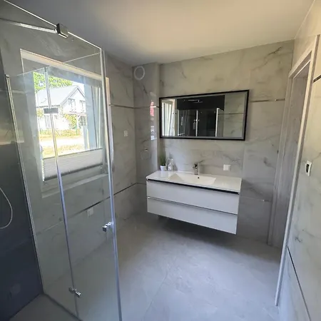 Appartement Dom Caloroczny Nad Jeziorem Do 10 Osob Okolo 60km Od Morza Porost