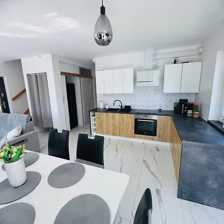 Dom Caloroczny Nad Jeziorem Do 10 Osob Okolo 60km Od Morza *